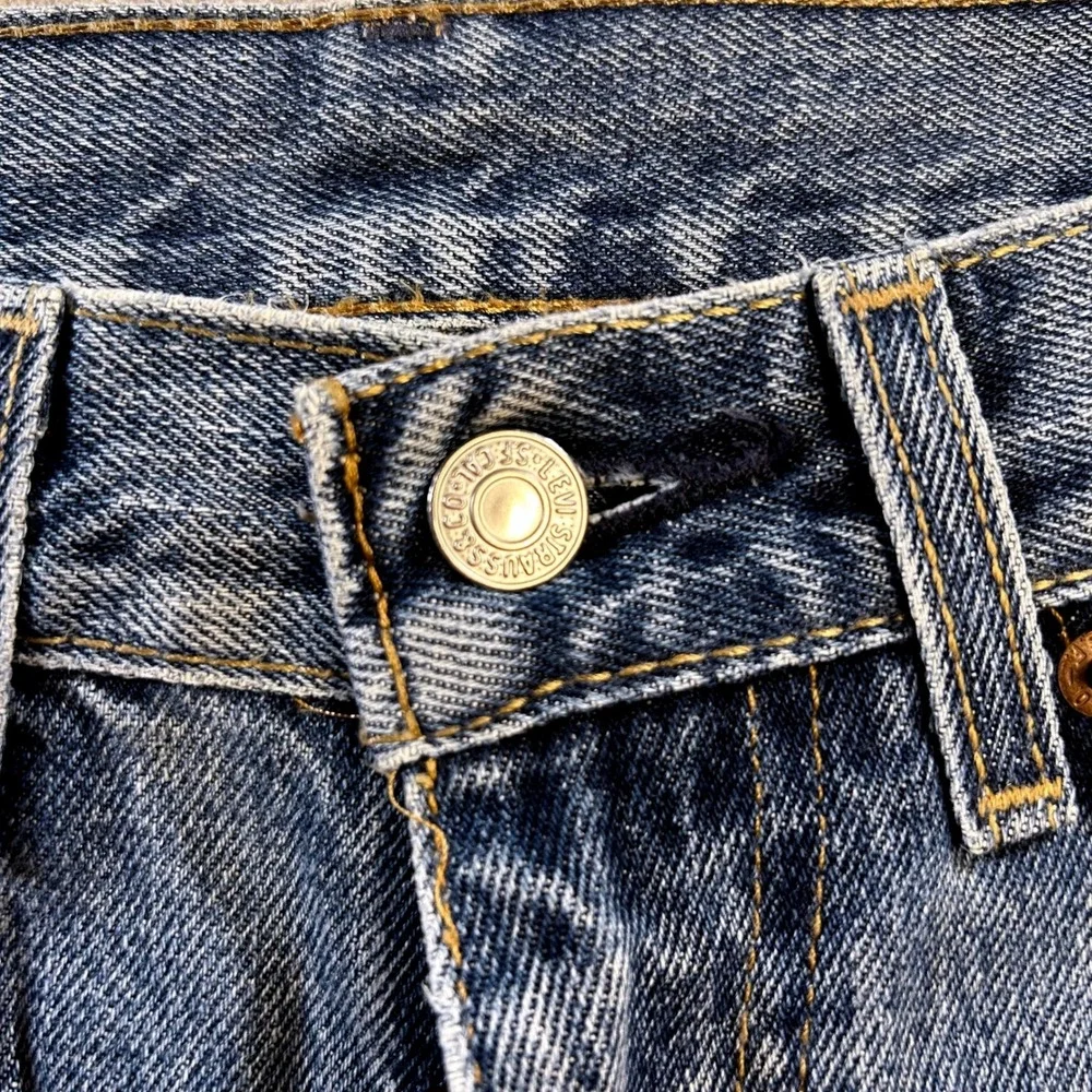 Levi's 505 Jeans Mens 34x29 Blue Denim Straight Leg Classic Fit Medium Wash